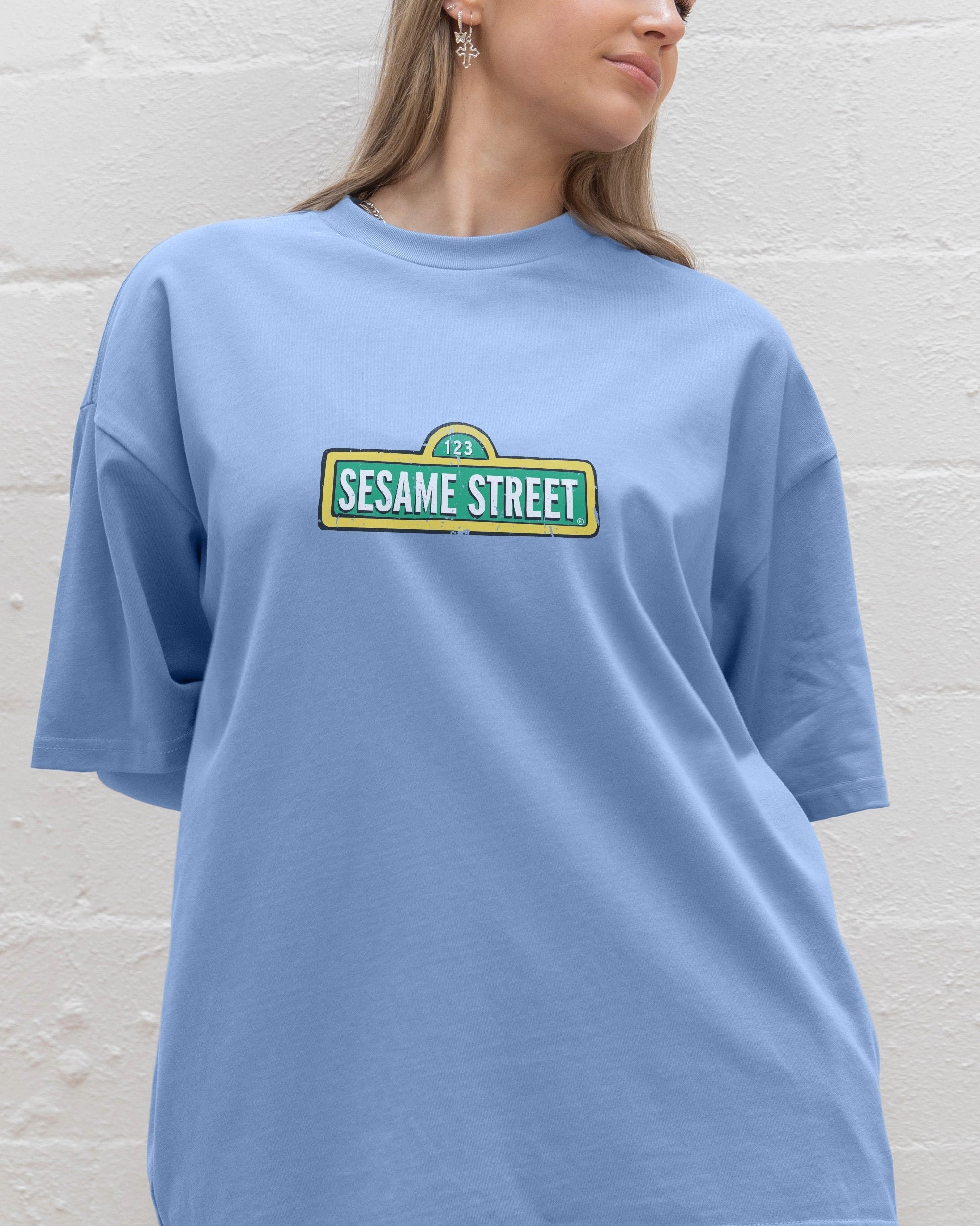Sesame Street The Gang's All Here Oversized Graphic T-Shirt - Unisex 90s Boxy Fit